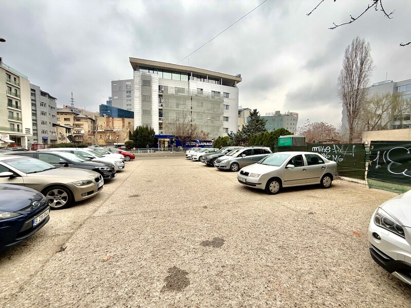 Victoriei, vizavi de Sanador, teren 420 mp, POT max= 70%, CUT max=3.0m