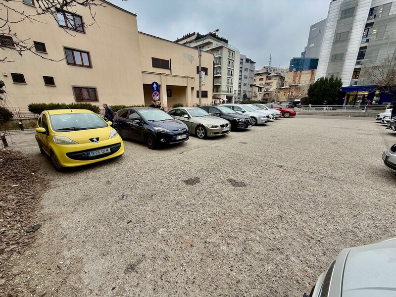 Victoriei, vizavi de Sanador, teren 420 mp, POT max= 70%, CUT max=3.0m